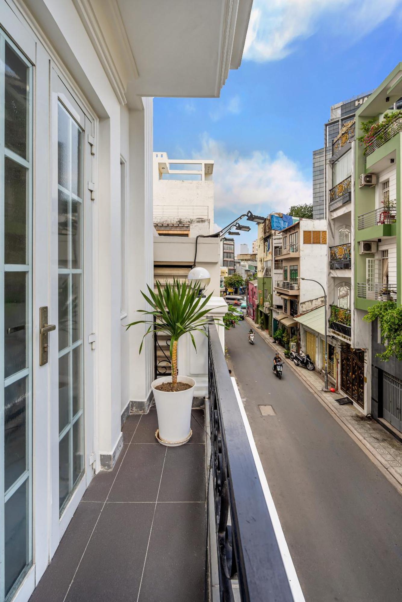 Khách sạn Lotus Nguyen Phi Khanh Q1 TP. Hồ Chí Minh
